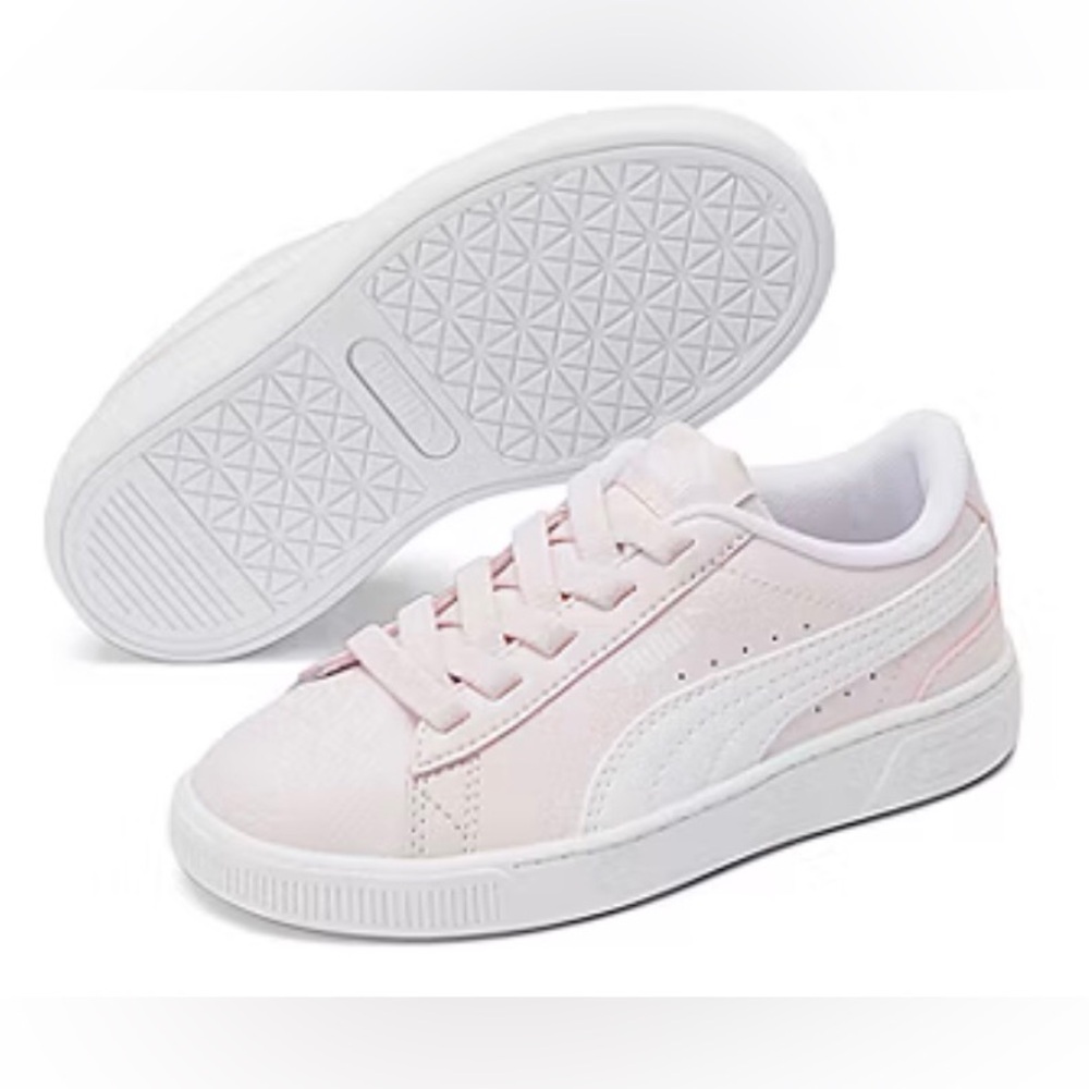 NWOT - PUMA Vikky V3 Leather Little Girls Sneakers